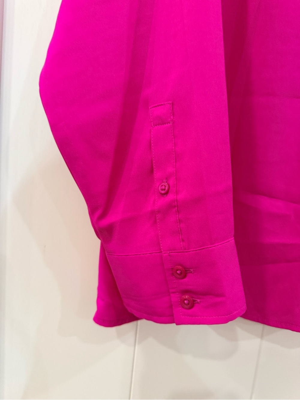 Express women’s  Button-Up Shirt in Bright Fuchsia Pink XL NWT - Picture 4 of 7
